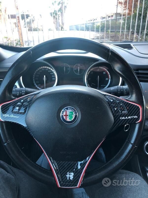 Usata Alfa Romeo Giulietta Veloce 109 CV (80 kW) 2011 Bianco Utilitaria