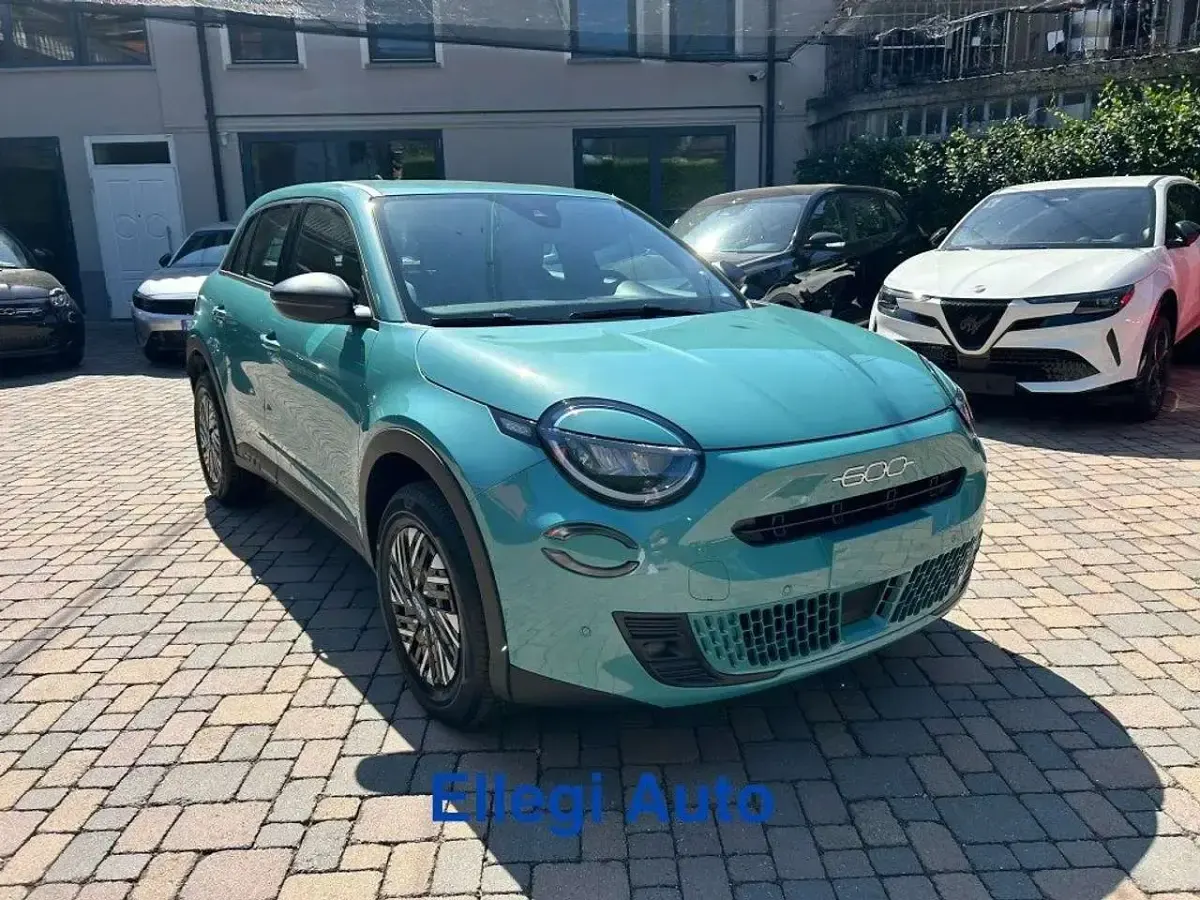 Nuova Fiat 600 Comfort 101 CV (74 kW) 2026 Azzurro acqua SUV