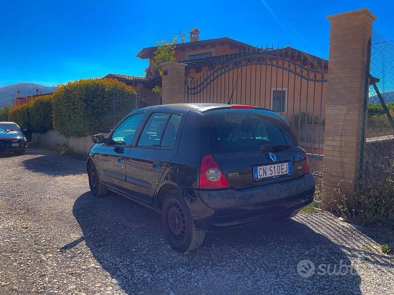 Usata Renault Clio II Authentique 2004 Nero Berlina