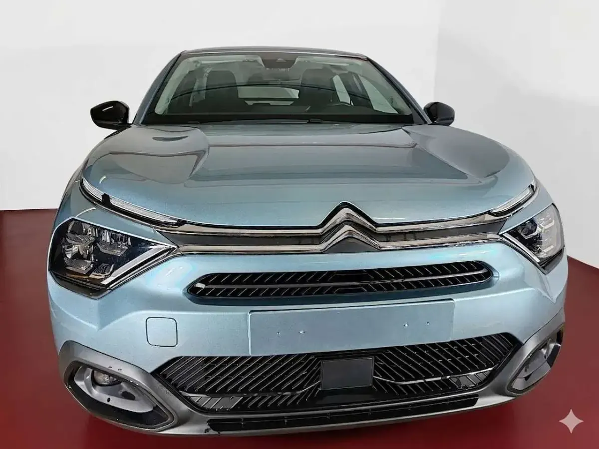 Usata Citroën C4 131 CV (96 kW) 2024 Verde Berlina