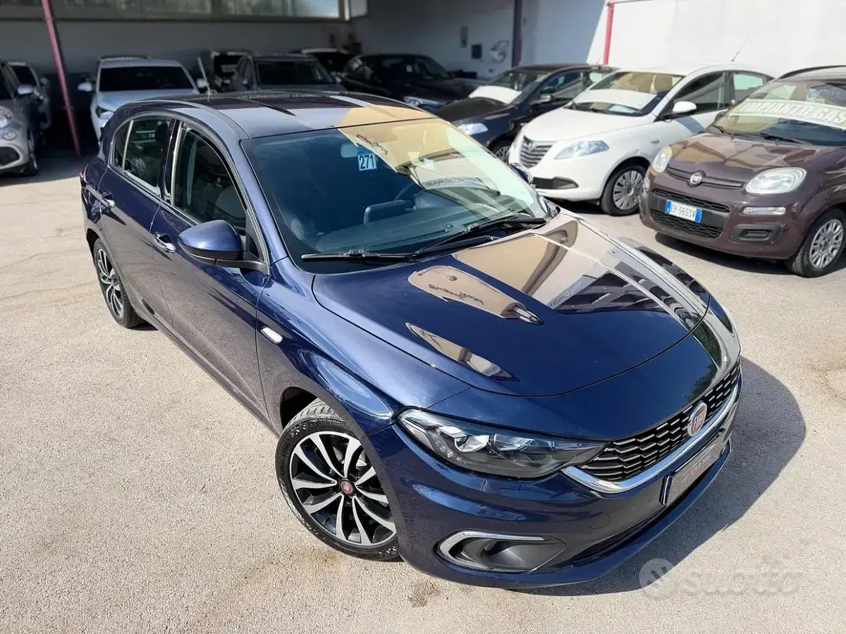 Usata Fiat Tipo Lounge 95 CV (69 kW) 2019 Bluazzurro Berlina