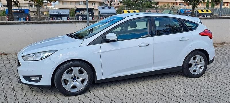 Begagnad Ford Focus 125 HK (91 kW) 2021 Vit Sedan