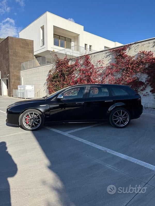 Usata Alfa Romeo 159 Turismo 170 CV (125 kW) 2012 Nero Station wagon