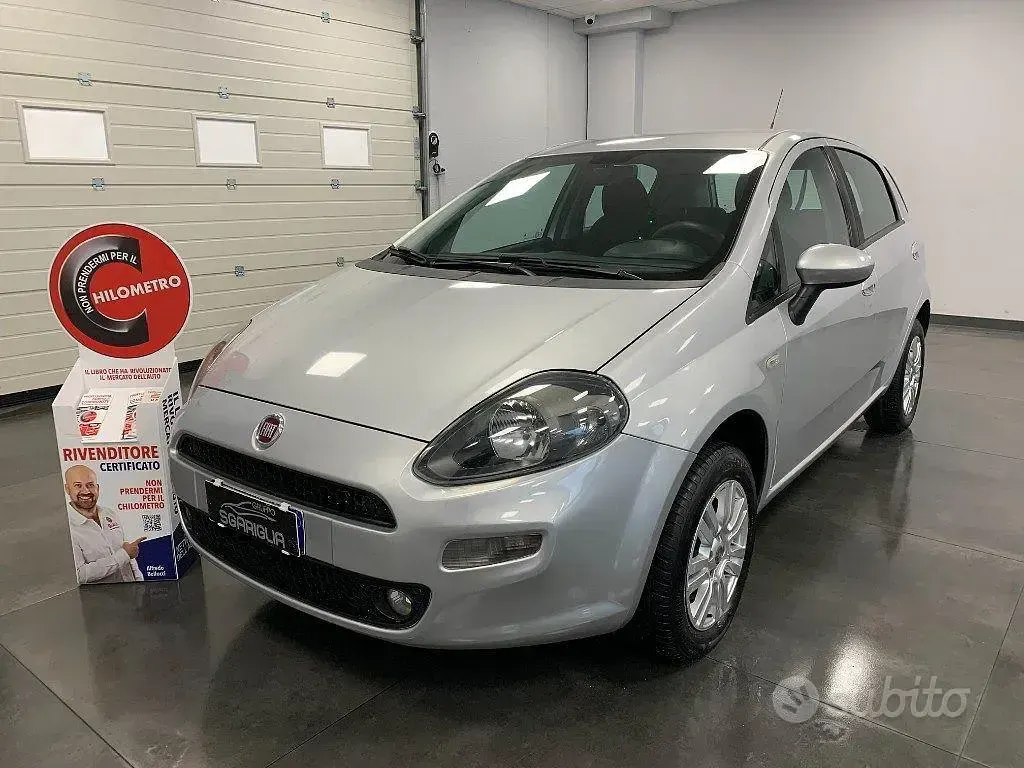 Usata Fiat Punto Lounge 77 CV (56 kW) 2013 Grigio(met.) Utilitaria