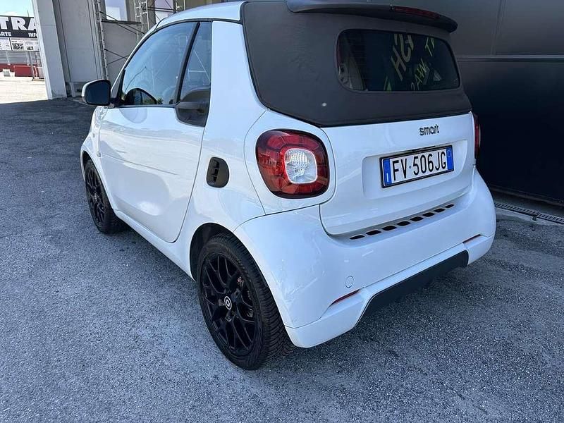 Usata Smart ForTwo Cabrio Superpassion 90 CV (66 kW) 2019 Bianco Cabrio