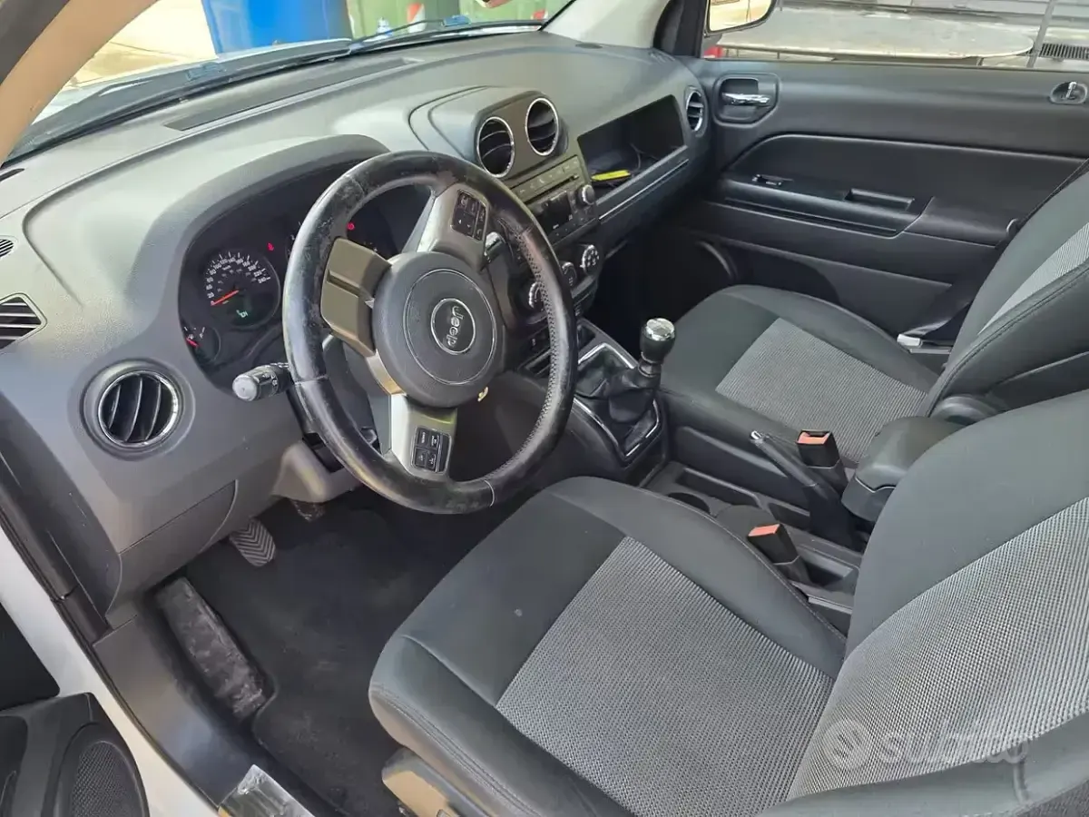Usata Jeep Compass Sport 136 CV (100 kW) 2012 Bianco SUV