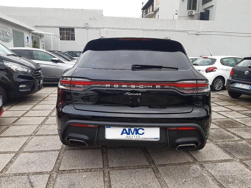Usata Porsche Macan 265 CV (194 kW) 2022 Nero metallizzato SUV