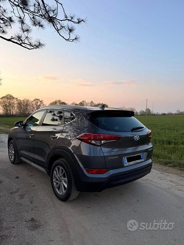 Usata Hyundai Tucson Xpossible 116 CV (85 kW) 2017 Grigio SUV