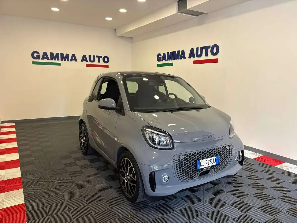 Usata Smart ForTwo Coupé 41 kW (56 CV) 2022 Racingray Utilitaria
