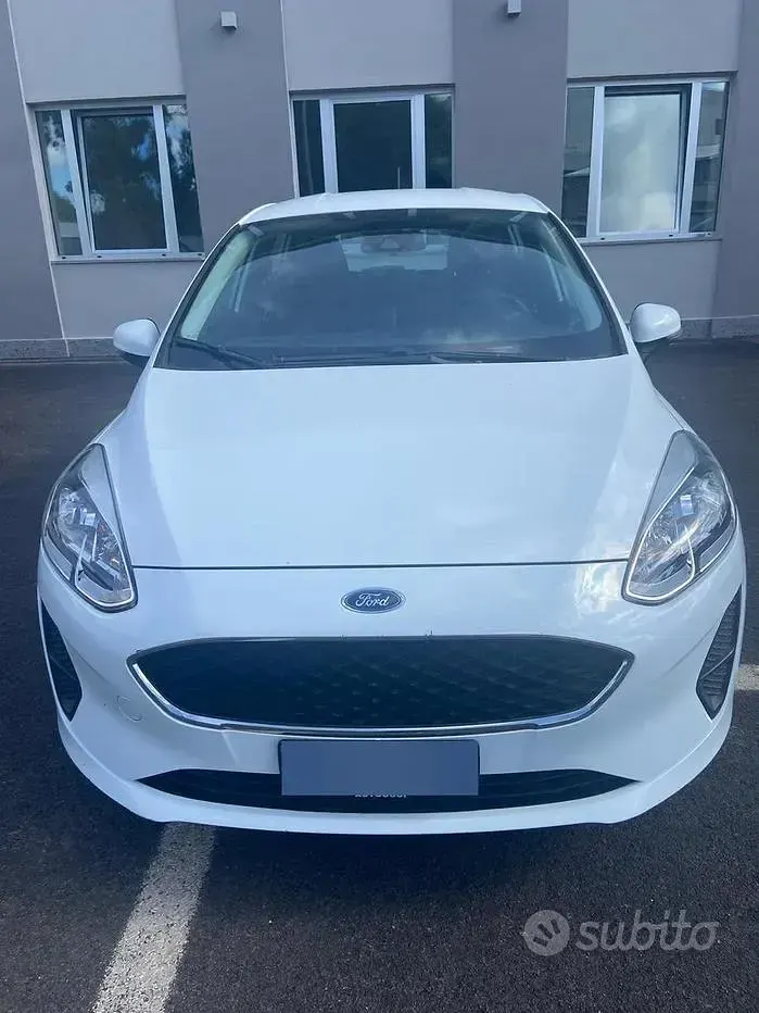 Usata Ford Fiesta 86 CV (63 kW) 2018 Bianco Utilitaria