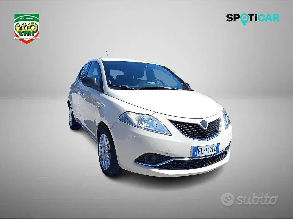 Usata Lancia Ypsilon Silver 95 CV (69 kW) 2017 Bianco Utilitaria