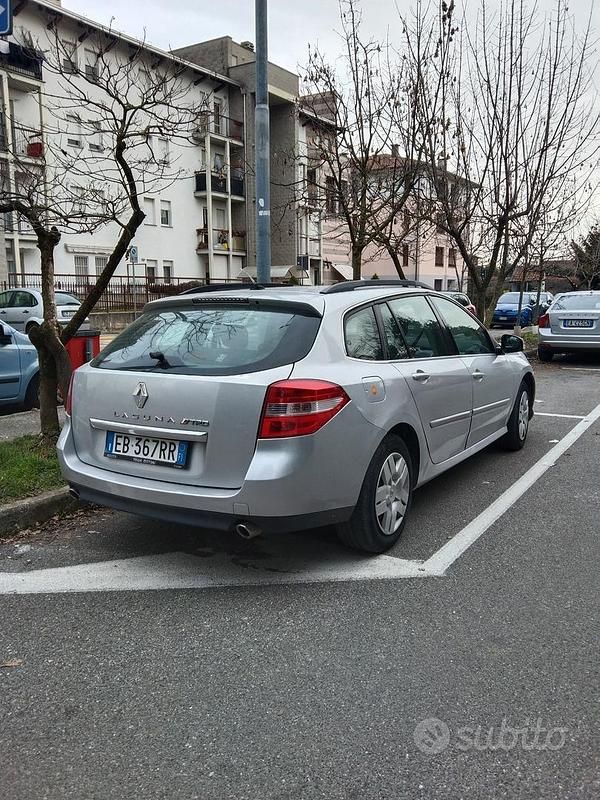 Usata Renault Laguna III 180 CV (132 kW) 2010 Grigio Station wagon