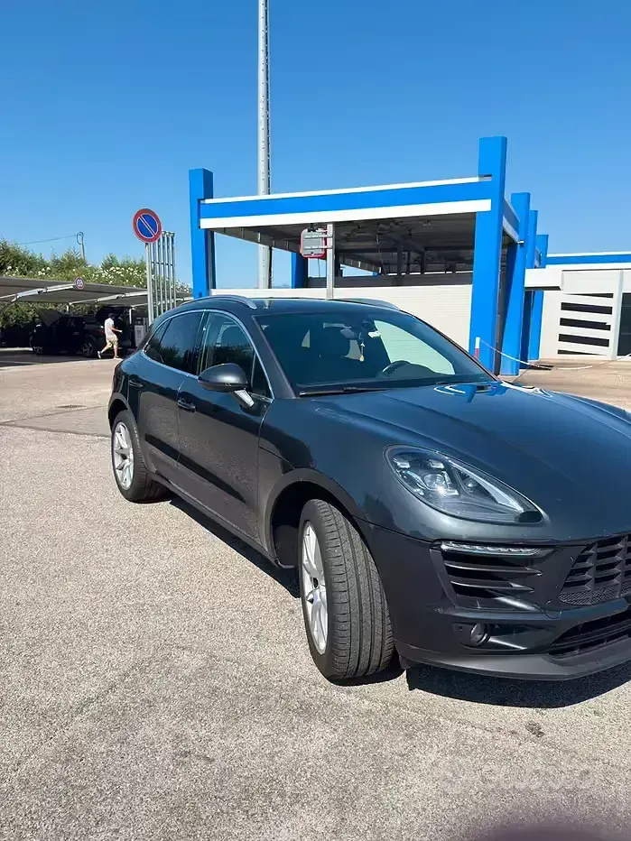 Usata Porsche Macan 245 CV (180 kW) 2018 Grigio SUV