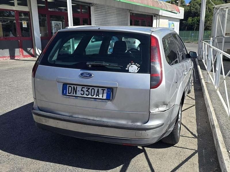 Usata Ford Focus 90 CV (66 kW) 2008 Argento Station wagon