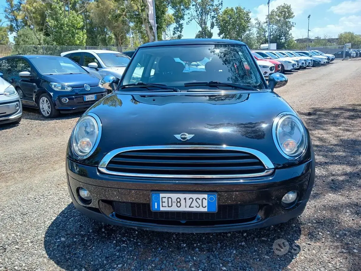 Usata Mini Cooper 75 CV (55 kW) 2010 Nero Utilitaria