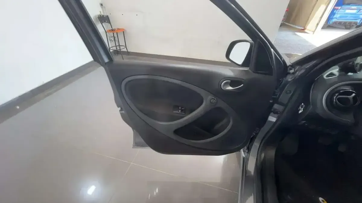 Usata Smart ForFour Electric Drive Passion 41 kW (56 CV) 2022 Grigio Berlina