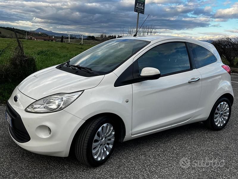 Usata Ford Ka Titanium 69 CV (50 kW) 2012 Bianco Utilitaria