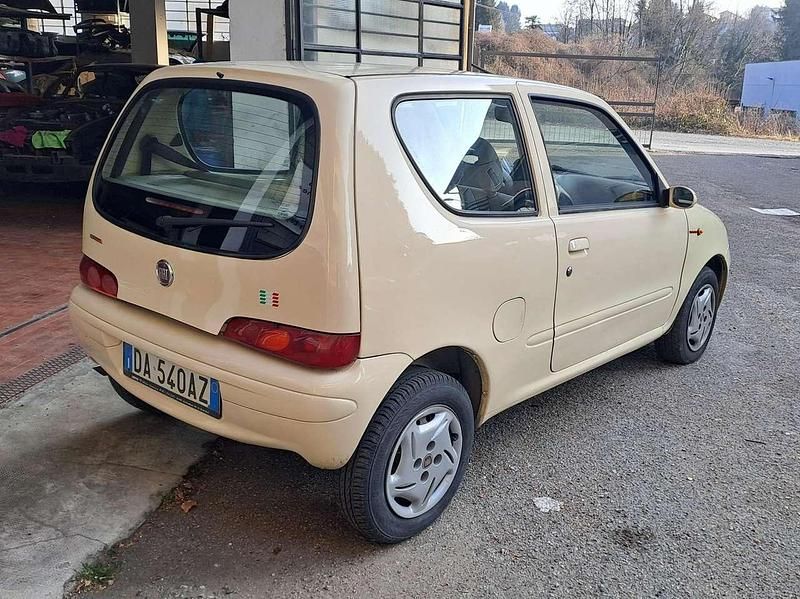 Usata Fiat 600 Anniversary 54 CV (39 kW) 2006 Beige Utilitaria