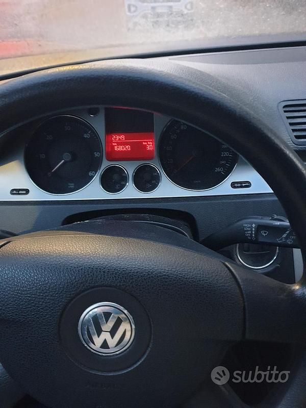 Usata VW Passat 105 CV (77 kW) 2008 Grigio Station wagon