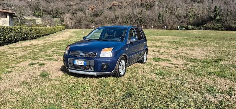 Usata Ford Fusion 80 CV (58 kW) 2011 Blu Utilitaria