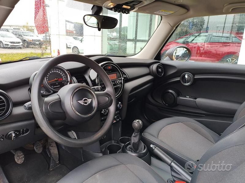 Usata Mini ONE 75 CV (55 kW) 2015 Arancione Utilitaria