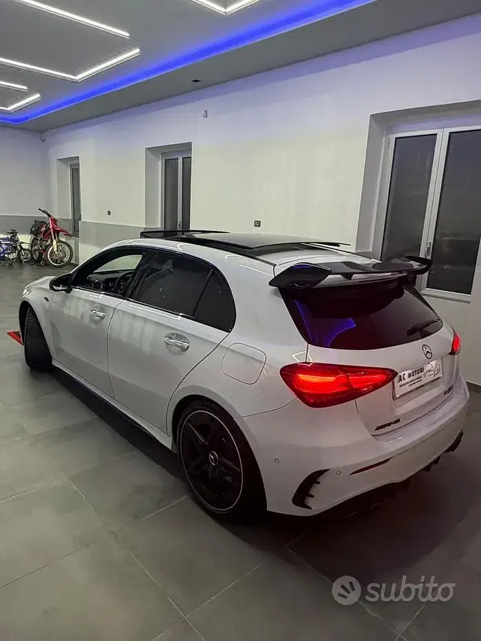 Usata Mercedes A45 AMG Premium Plus 421 CV (309 kW) 2023 Bianco Utilitaria