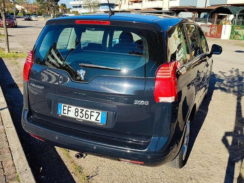 Usata Peugeot 5008 111 CV (81 kW) 2010 Blu/azzurro Monovolume