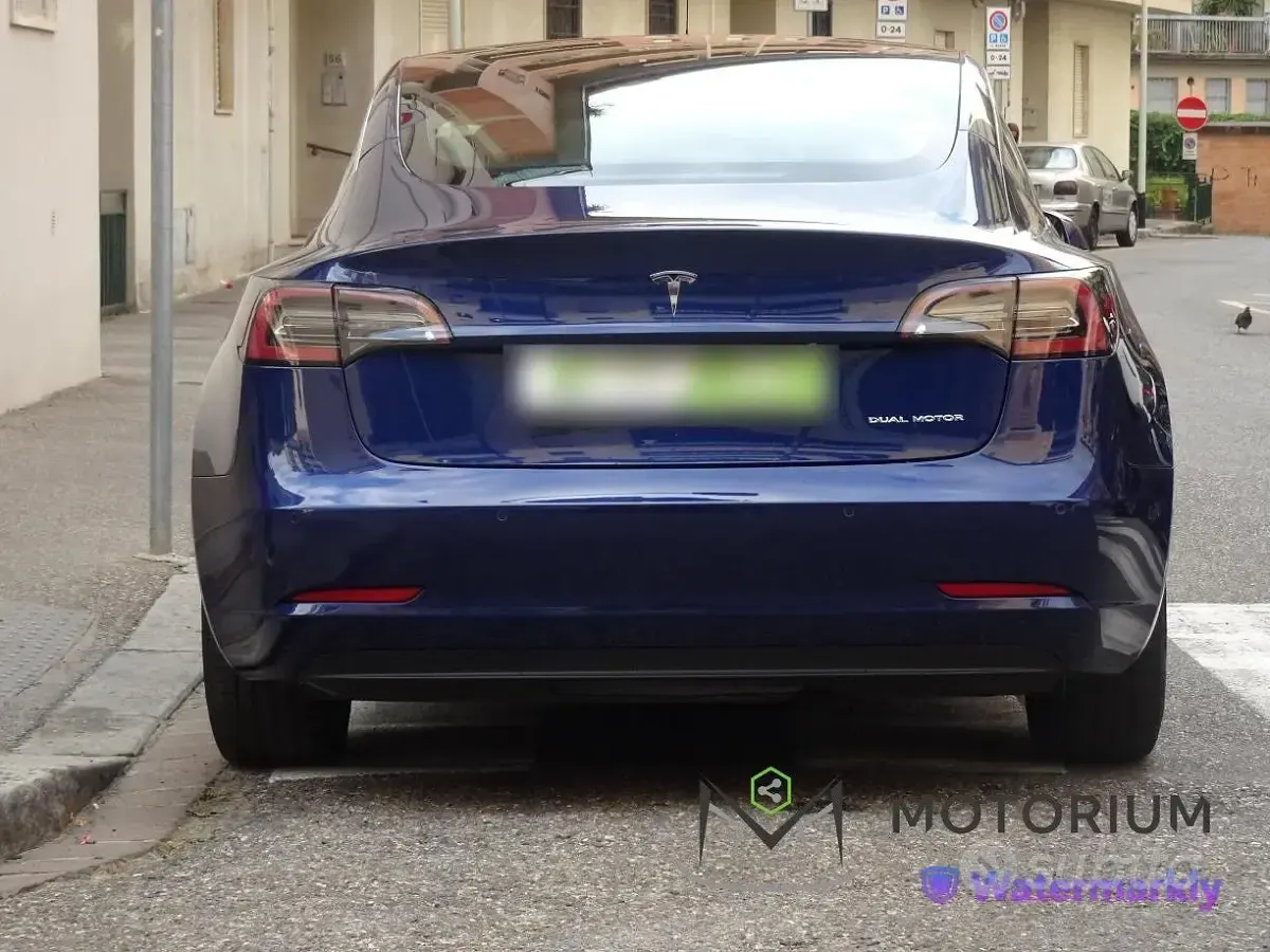 Usata Tesla Model 3 Long Range AWD 152 kW (208 CV) 2019 Bluazzurro Berlina