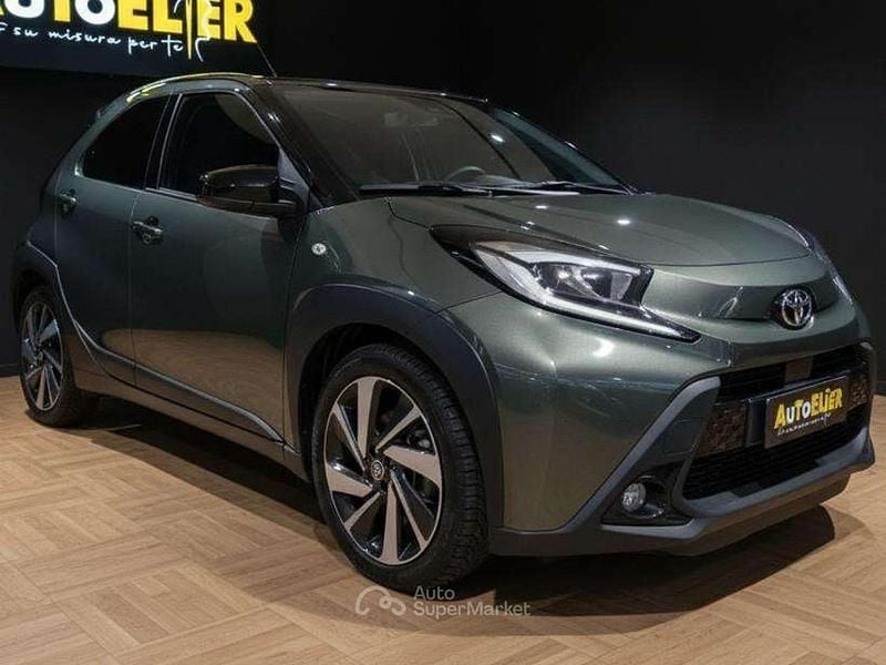 Usata Toyota Aygo X Lounge 72 CV (52 kW) 2022 Bicolore SUV