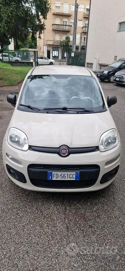 Usata Fiat Panda Lounge 69 CV (50 kW) 2016 Grigio Utilitaria