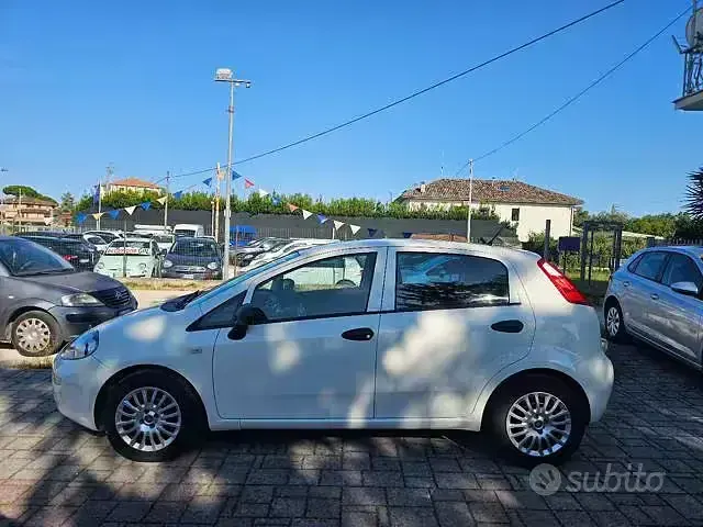 Usata Fiat Punto Street 95 CV (69 kW) 2017 Bianco Utilitaria