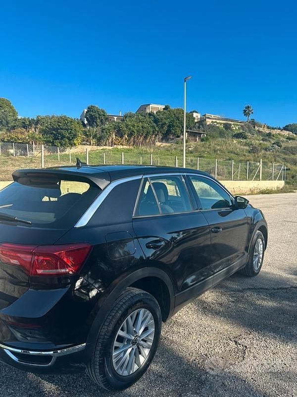 Usata VW T-Roc 150 CV (110 kW) 2021 Nero SUV
