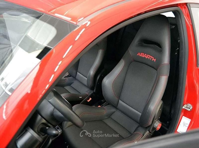 Usata Abarth 695 Competizione 180 CV (132 kW) 2024 Rosso Utilitaria