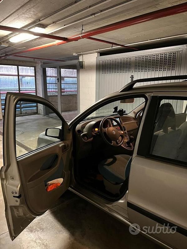 Usata Fiat Panda 69 CV (50 kW) 2006 Utilitaria