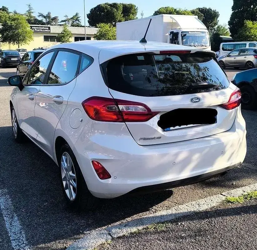 Usata Ford Fiesta Business Edition 75 CV (55 kW) 2021 Bianco Utilitaria