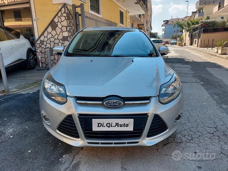 Usata Ford Focus Titanium 115 CV (84 kW) 2011 Grigio Berlina