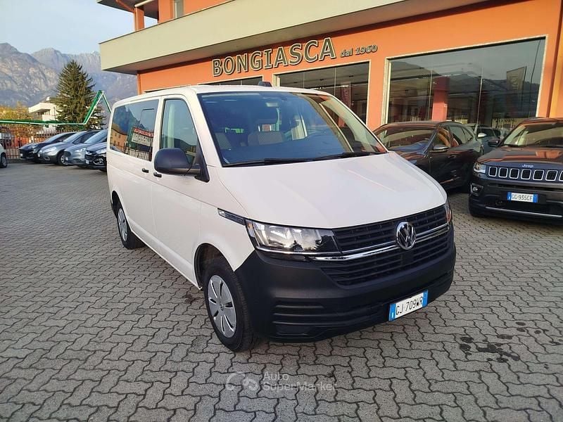 Bianco Usata 2022 VW Multivan Trendline Furgone | 30.000 € (Buon prezzo) - Immagine 1/4