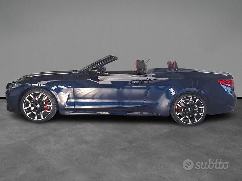 Usata BMW 440 M Sport 374 CV (275 kW) 2024 Blu / metallizzato Cabrio