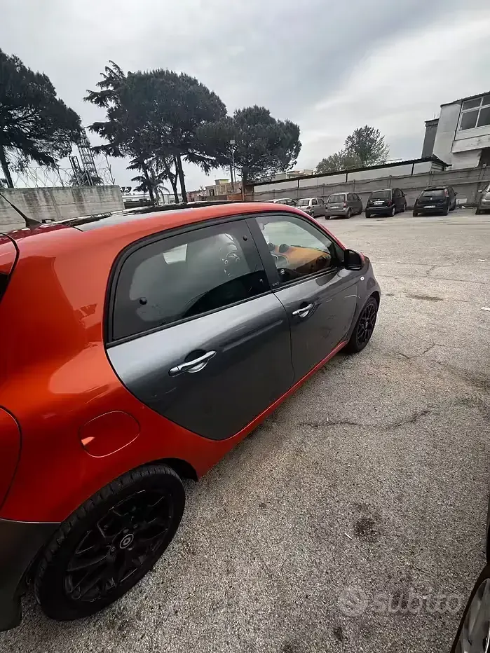 Usata Smart ForFour 71 CV (52 kW) 2015 Utilitaria