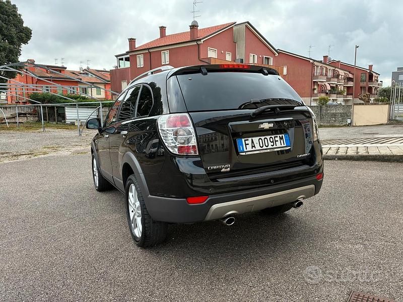 Usata Chevrolet Captiva LTZ 184 CV (135 kW) 2012 Nero SUV