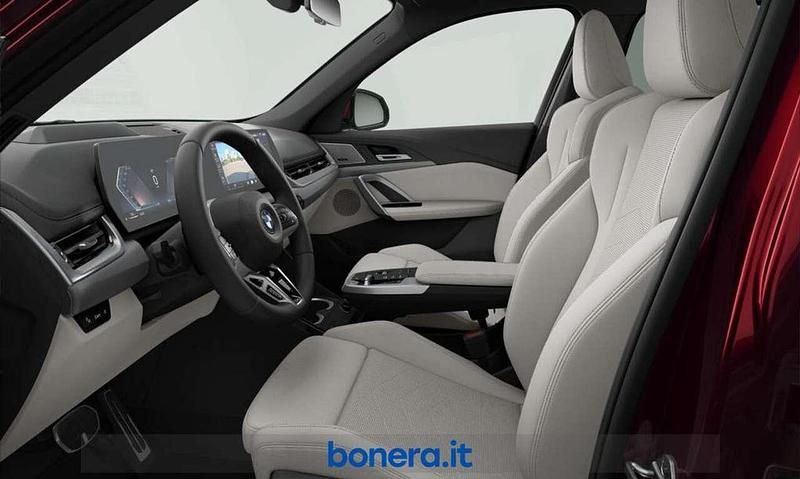Nuova BMW X1 M Sport 211 CV (155 kW) 2026 Fire red metallizzato SUV