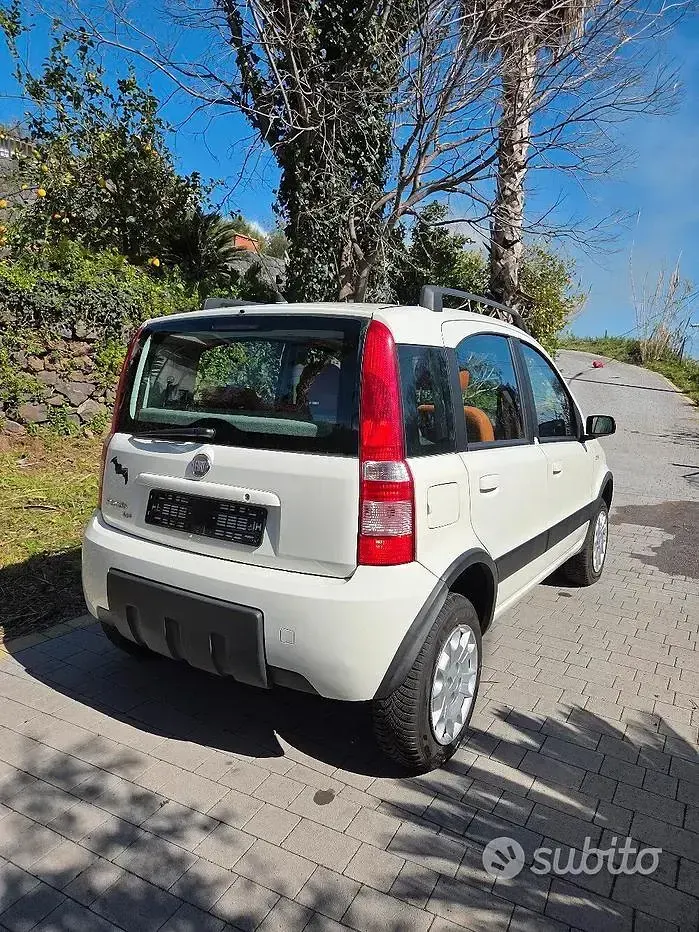 Usado Fiat Panda 4x4 Climbing 60 HP (44 kW) 2009 Branco Citadino