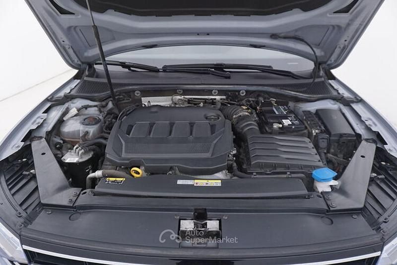 Usata VW Passat Business 150 CV (110 kW) 2022 Argento Station wagon