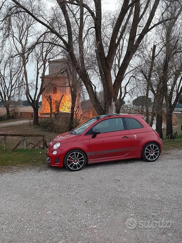 Rosso Usata 2015 Abarth 595 Competizione Tre volumi | 14.900 € (Buon prezzo) - Immagine 1/4