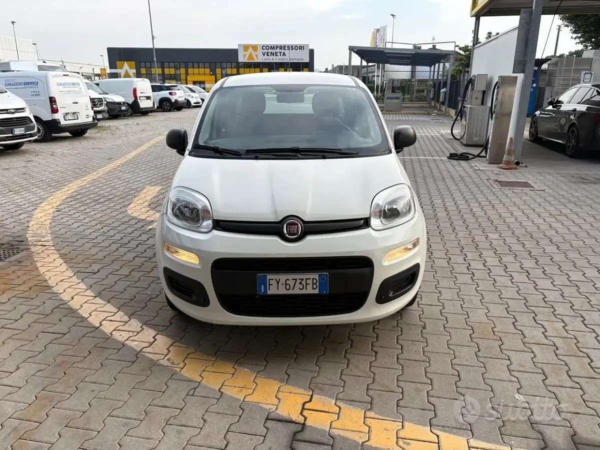 Usata Fiat Panda Lounge 69 CV (50 kW) 2019 Bianco Utilitaria
