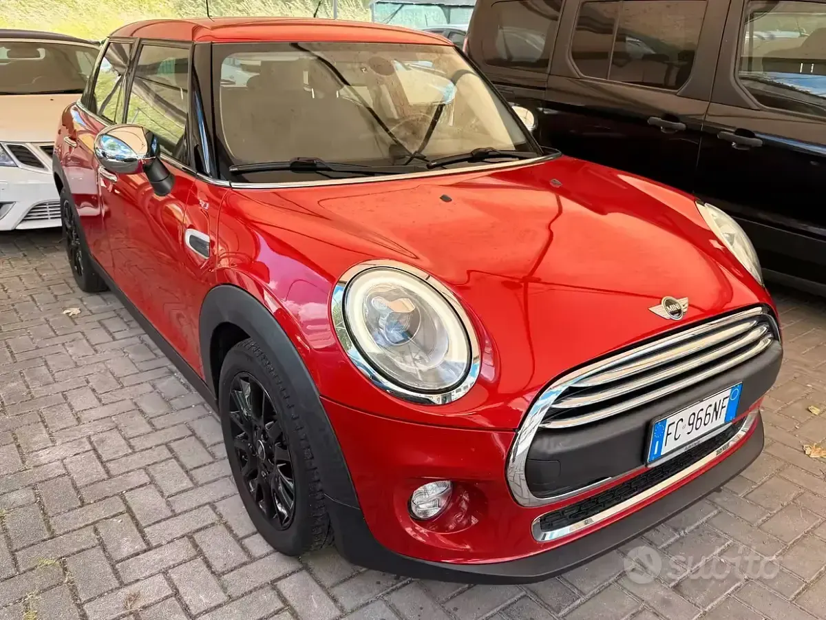 Usata Mini Cooper D 116 CV (85 kW) 2016 Rosso Utilitaria