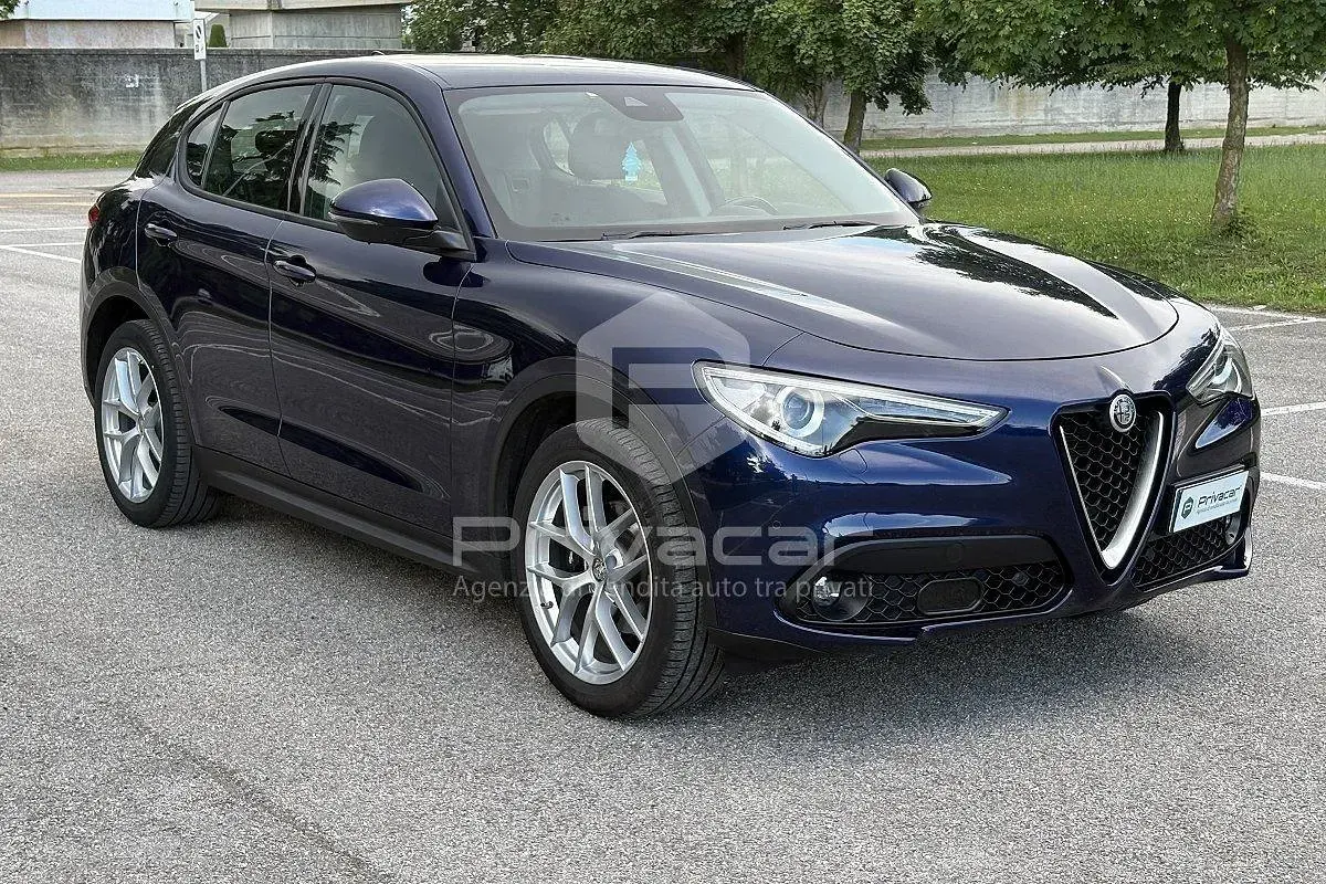 Usata Alfa Romeo Stelvio Executive 190 CV (139 kW) 2021 Blu SUV