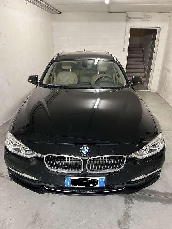 Usata BMW 320 Luxury Line 190 CV (139 kW) 2016 Nero Station wagon