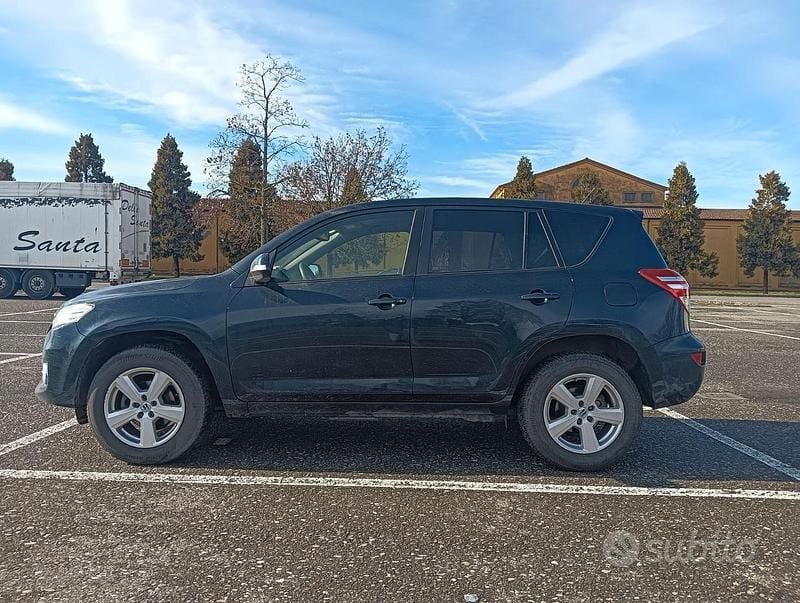 Usata Toyota RAV4 150 CV (110 kW) 2013 Blu SUV
