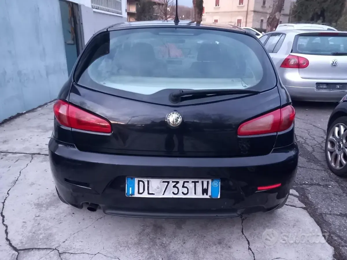 Usata Alfa Romeo 147 120 CV (88 kW) 2008 Nero Utilitaria